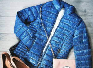 Modne kurtki na zimne dni – najciekawsze fasony