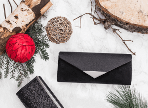 Czarne kopertówki – najpiękniejsze fasony